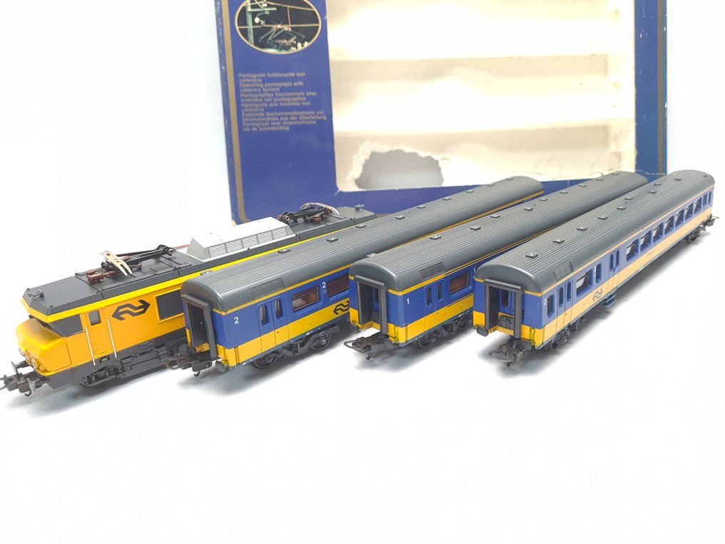 Lima H0 - 149748 - Conjunto de comboios (1) - Conjunto Intercity 1600 com 3 carruagens ICR. - NS #2.1