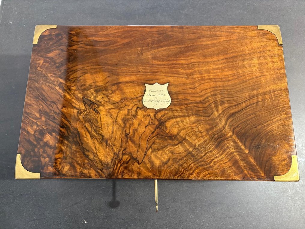 Schreibpult - Wurzelnussbaum, Messing, Leder #1.0