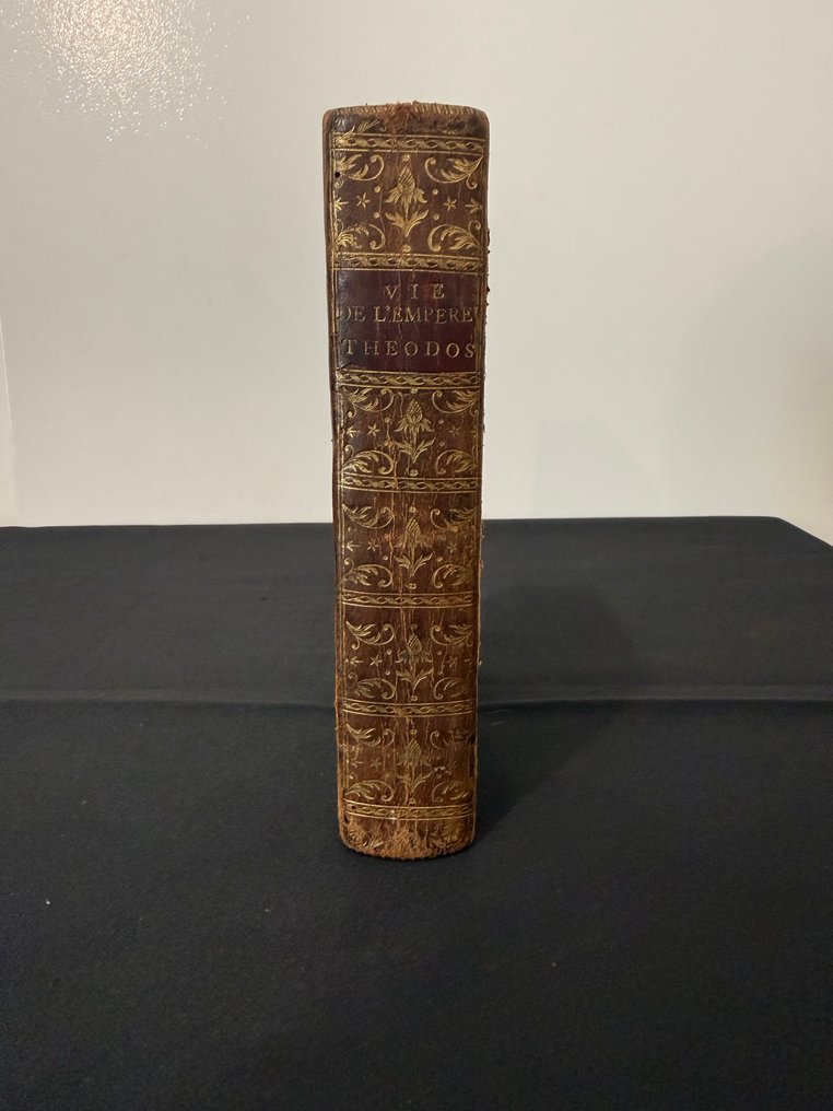 Monsieur Flechier - Histoire de Théodose le Grand - Fléchier - 1680 - Édition proche de l’originale, reliure cuir dorée - 1680 #1.0