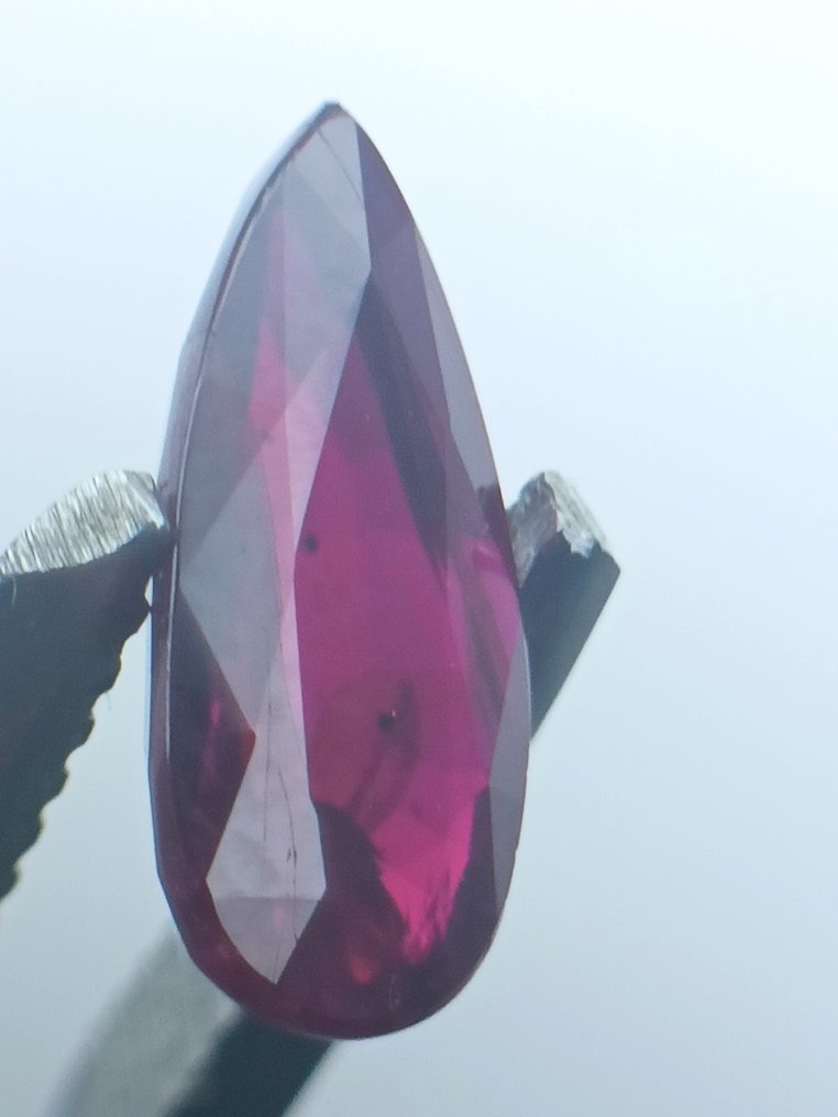 No reserve price - 1 pcs  Red Ruby  - 1.40 ct - Lotus Gemology #3.2