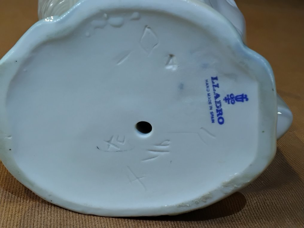 Lladró - 玩具人偶 - Mädchen mit Lamm - 瓷 #3.2