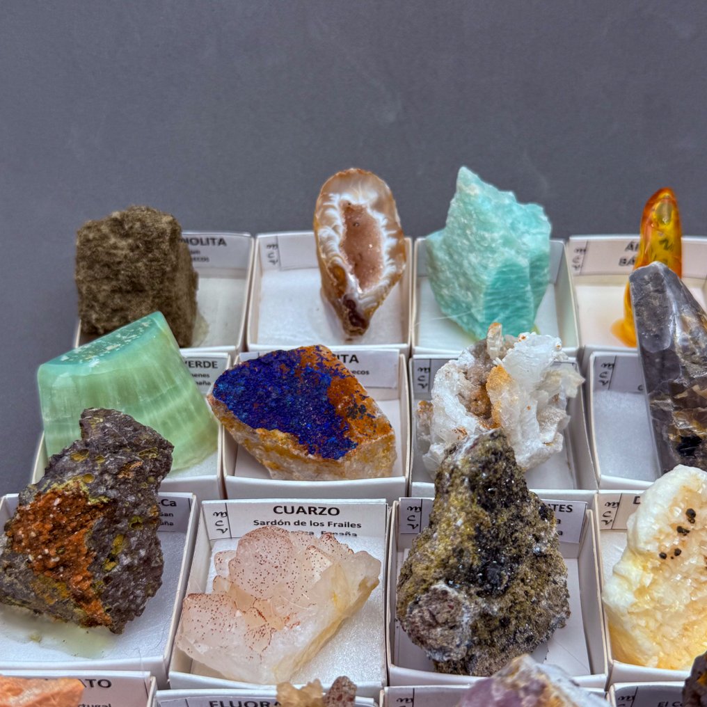 Mineralsamling- 2000 g - (35) #1.0