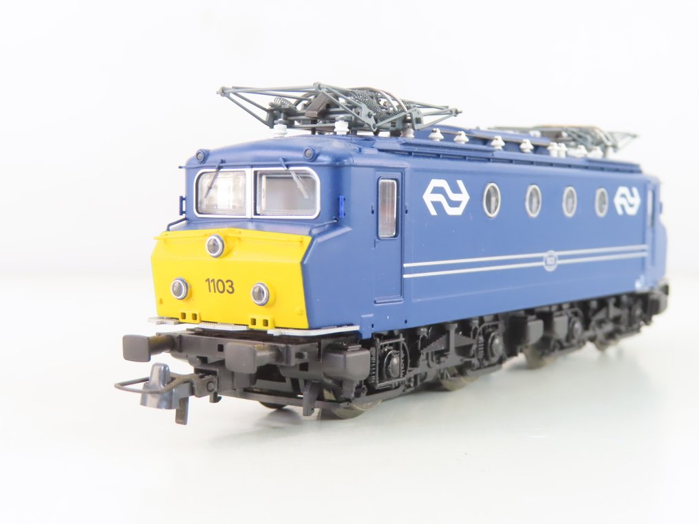 Roco H0 - 68581 - Locomotiva elettrica (1) - Serie 1100 con bot nose, digitale. - NS #1.0