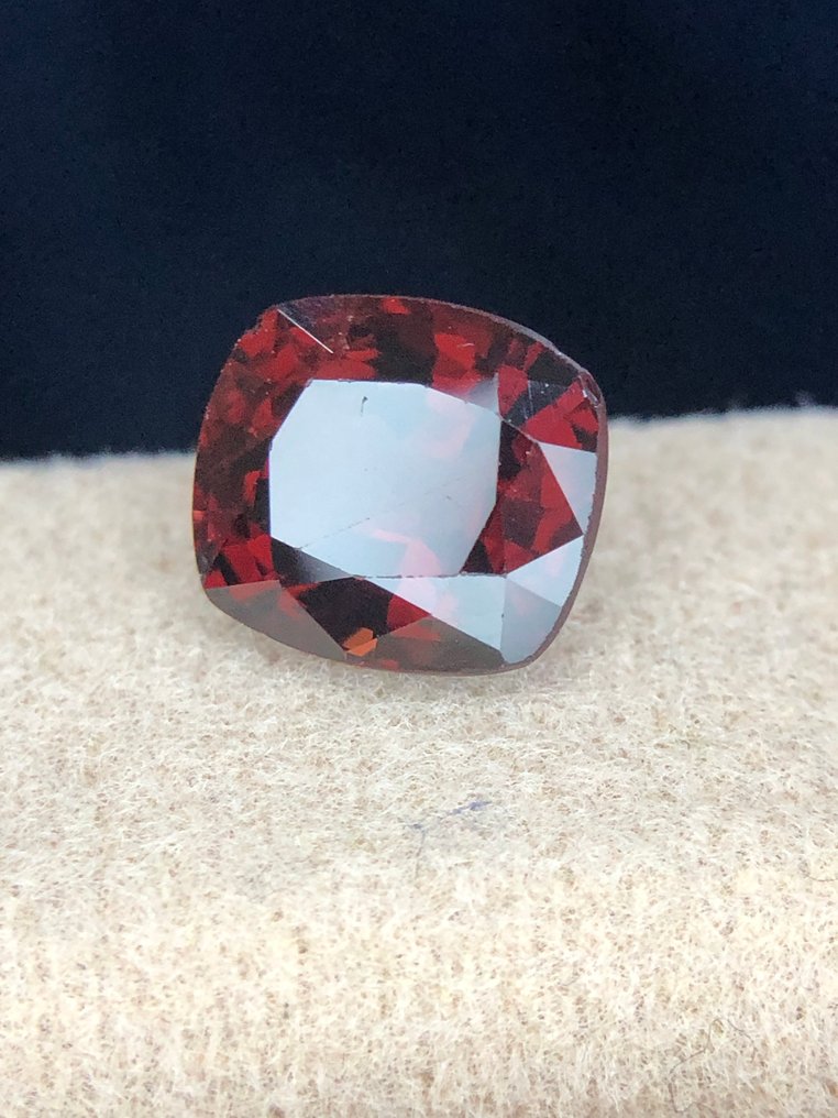 Nincs minimálár - 1 pcs Piros Spinell - 2.38 ct - Nemzetközi Színes Drágakő Szövetség (ICA GemLab) - Csodálatos spinel darab. #1.0