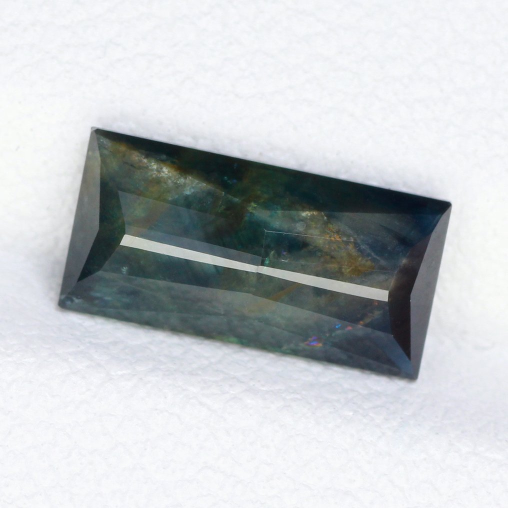 χωρίς τιμή ασφαλείας Πράσινο, Μπλε Ζαφείρι  - 2.56 ct - Διεθνής Ένωση Έγχρωμων Πολύτιμων Λίθων (ICA GemLab) #4.3