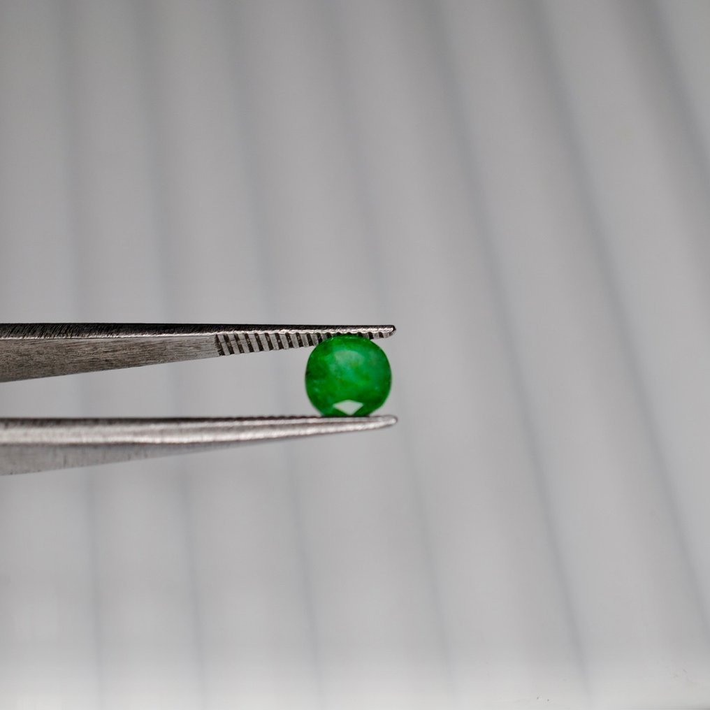 Nincs minimálár Zöld Smaragd  - 0.87 ct - Nemzetközi Gemmológiai Intézet (IGI) #2.1