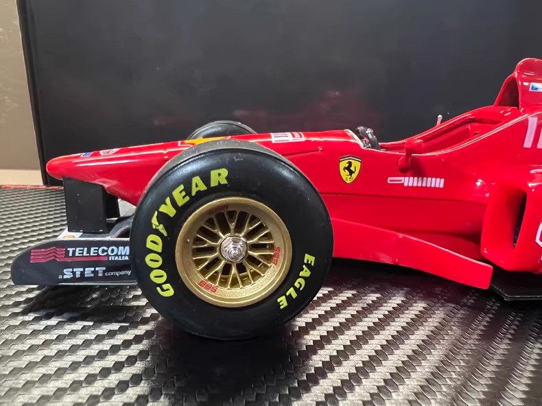 Maisto 1:18 - 模型赛车 - Ferrari F310 #4.3