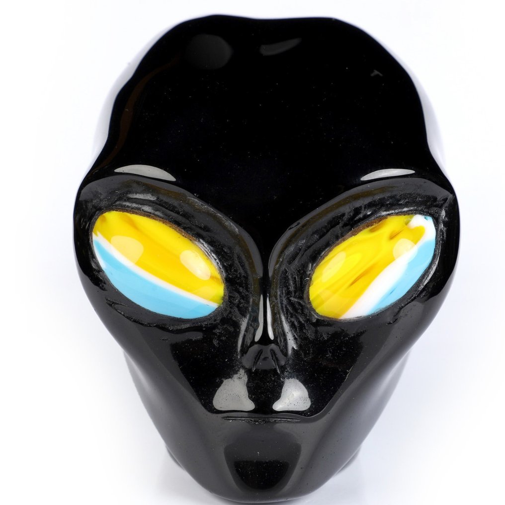 772g obsidian alien skull with strong Liuli eyes 8.9 × 7.0 × 8.8 cm Skull- 772 g #1.0