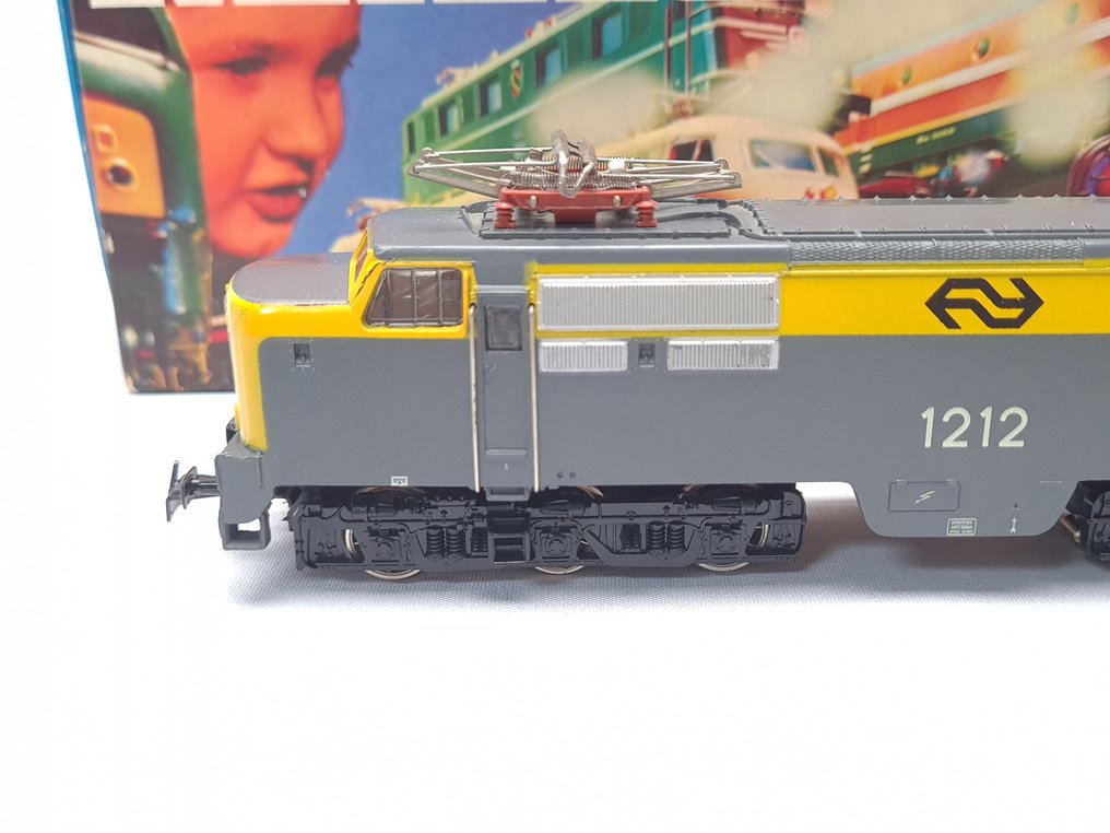 Märklin H0 - 3055.4 - Elektrisk lokomotiv (1) - Serie 1200 gul/grå - 1212 - NS #3.2