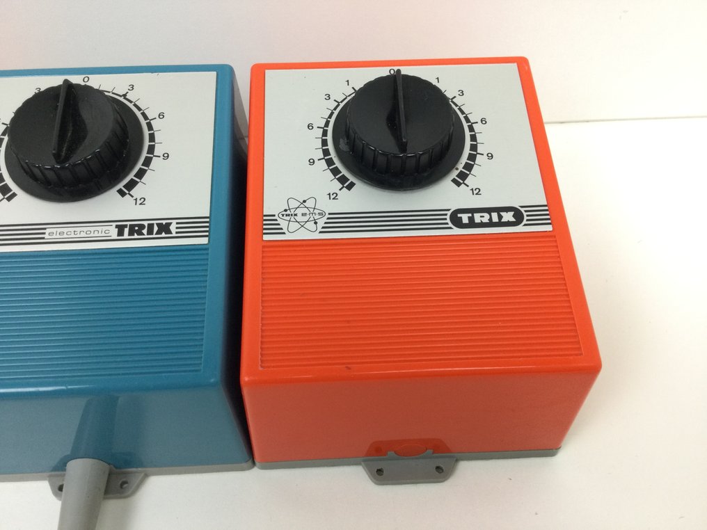 Trix N, H0 - 2161/5502/5589 - Styreenhed til modeleltog (3) - To EMS styreenheder og en transformator #4.3