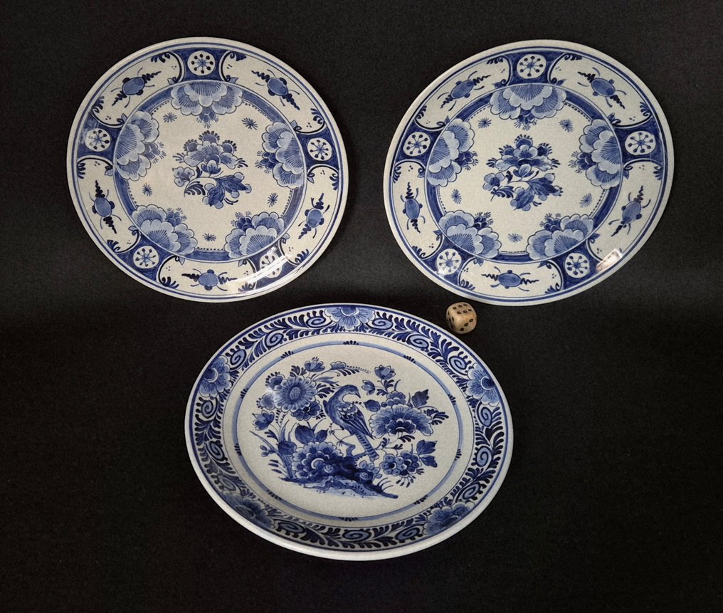De Porceleyne Fles, Delft - Plate (3) - Wandborden - Earthenware - Three Delft Blue plates #1.0