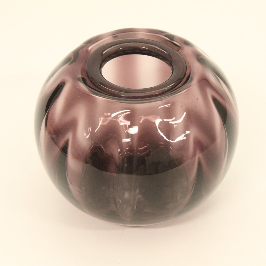 Art Deco (1929) paarse Tomaat vaas - W.J. Rozendaal - Kristalunie - Vase - Model no. 3 - Glass - Visually exaggerated #1.0