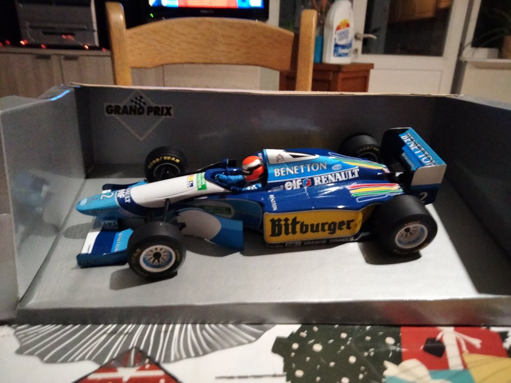 Grand Prix.    Paul Model  Art 1:18 - 模型賽車 - Benetton Renault F1 - 赛车 #1.0