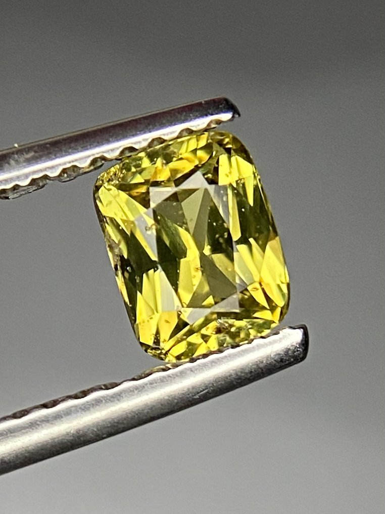 Ingen reservasjonspris - 1 pcs Gul, Grønn Safir - 1.05 ct - Internasjonal forening for fargede edelstener (ICA GemLab) #1.0