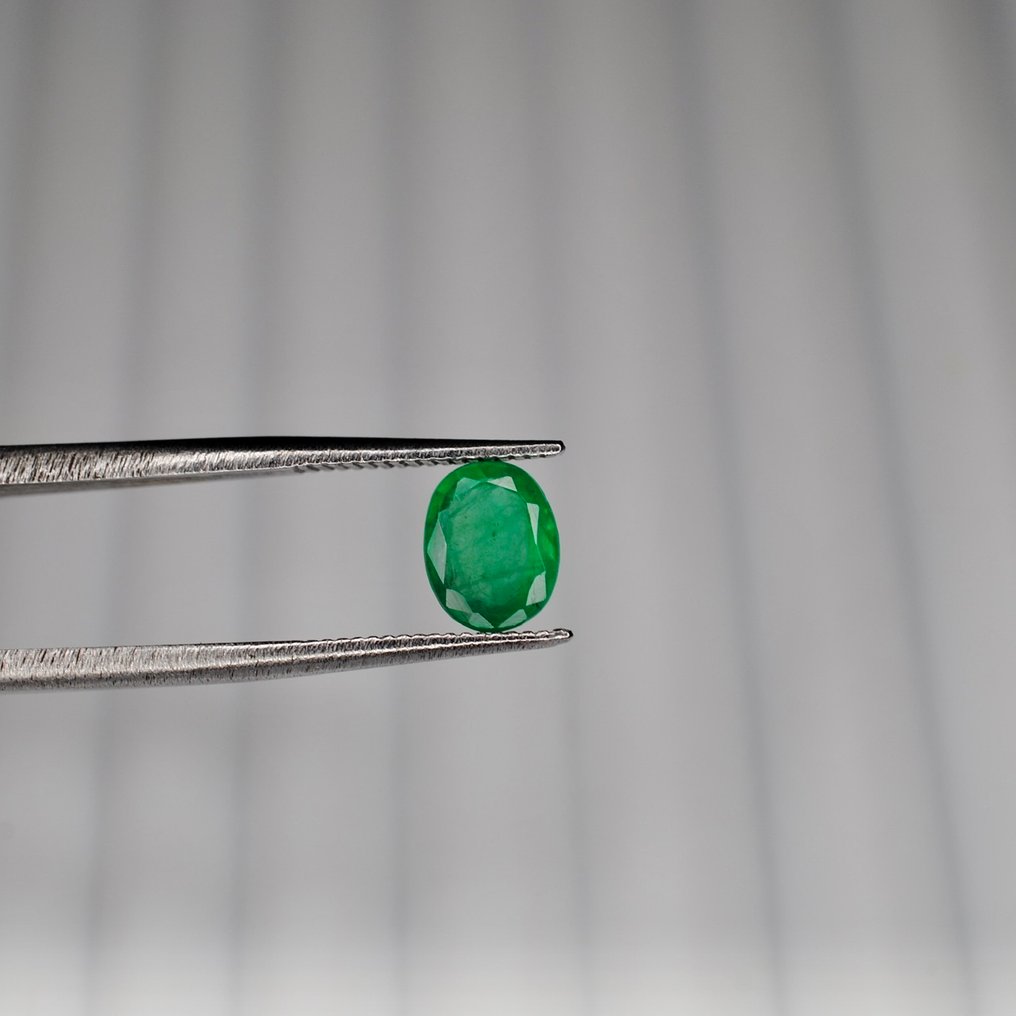 Nincs minimálár Zöld Smaragd - 0.88 ct - Nemzetközi Gemmológiai Intézet (IGI) #2.1