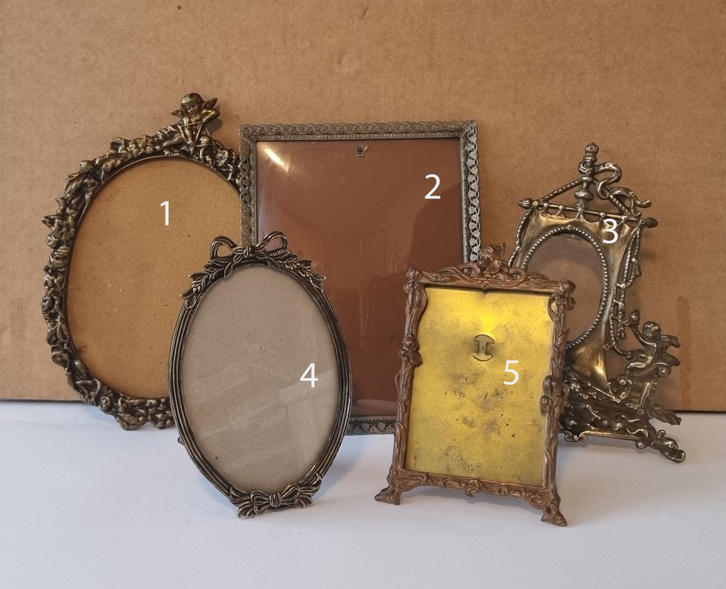 Kuvakehys- 5 metallista valokuvakehystä.  - messing, lasi, plexi #1.0