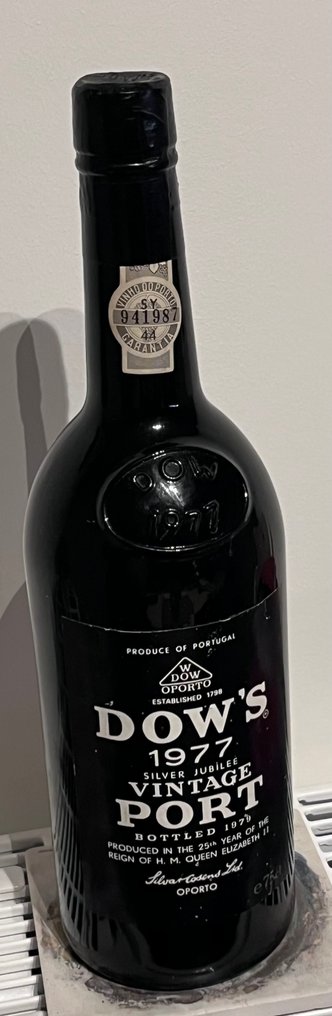 1977 Dow's Silver Jubilee (Edition: 25th Year of the Reign of H. M. Queen Elizabeth II) - Vintage Port - 裝瓶於 1979 - 斗羅河 - 1 瓶 (0.75L) #1.0