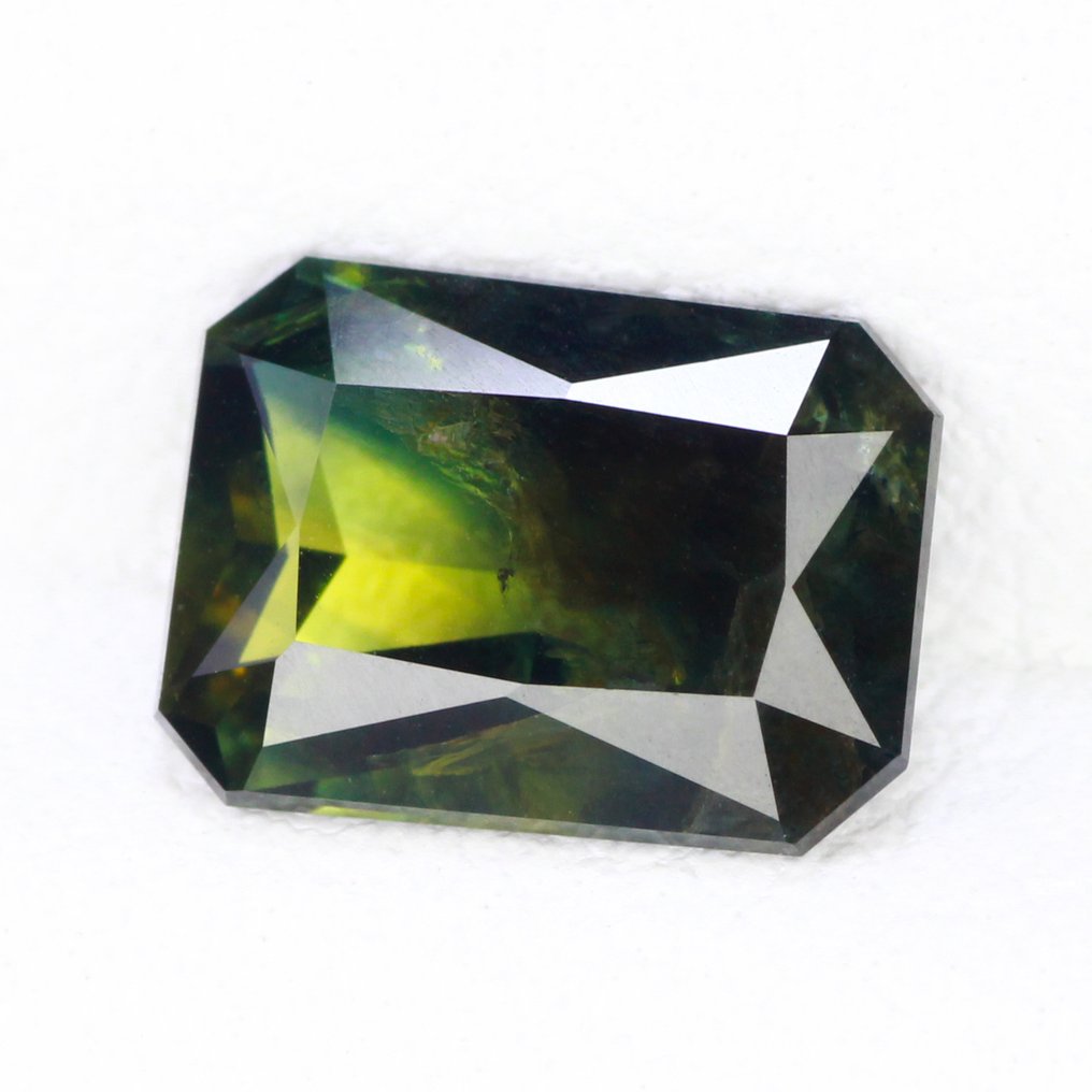 Ingen reservasjonspris Grønn, Gul Safir - 1.74 ct - Internasjonal forening for fargede edelstener (ICA GemLab) - Ekstremt sjeldent edelstykke {No-Heat} #2.1