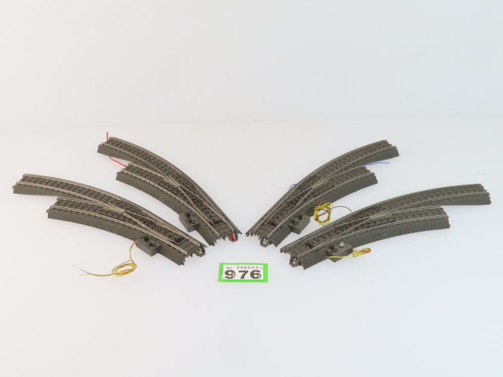 Märklin H0 - 24671/24672/74460/74470/74490 - Modelltogspor (16) - 4 Meegebogen skifter med elektrisk drivverk, belysning og digital decoder. #1.0