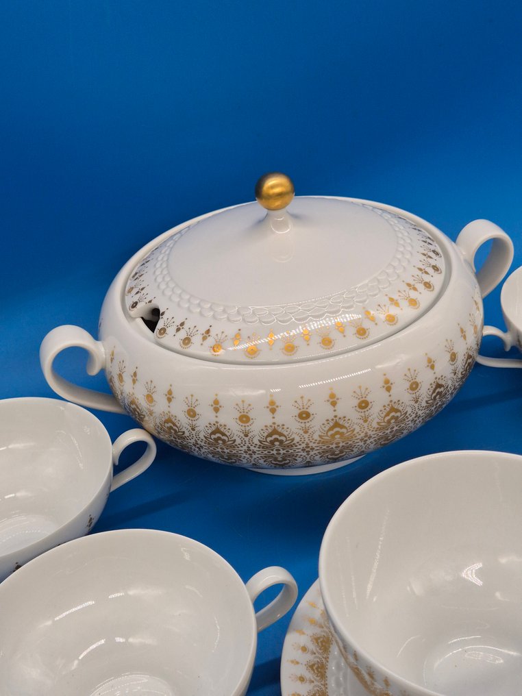 Dinner set - Hutschenreuther Tirschenreuth – Suppenservice mit Goldornamentik – Porzellan, gemarkt - Porcelain #2.1