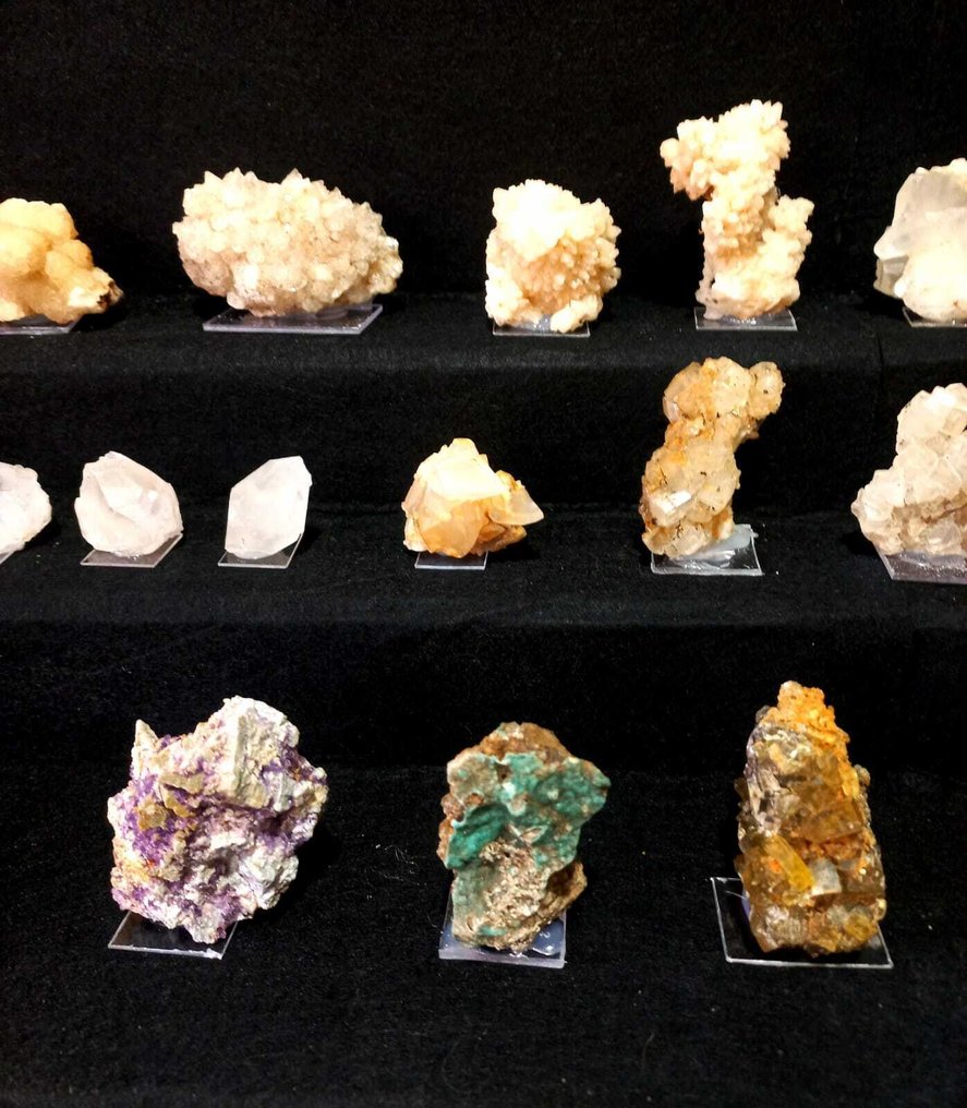 Calcite fluorite violet, smithsonite, emimorphite, barite. - Height: 35 cm - Width: 40 cm- 1200 g - (22) #2.1