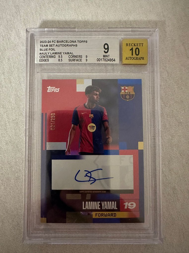 2023/24 Topps FC Barcelona Team Set Lamine Yamal Autograph /250 ROOKIE - Beckett 10 Graded card #1.0