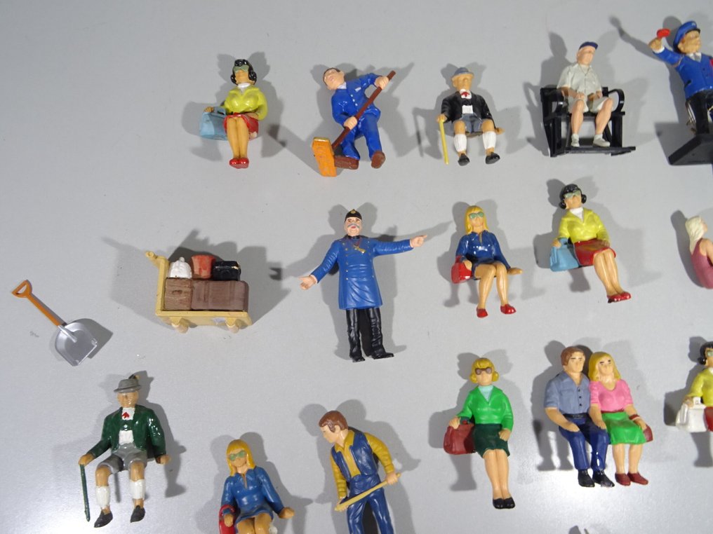 LGB G - Model train figures (21) - 21 figures, personnel, and workers. #2.1