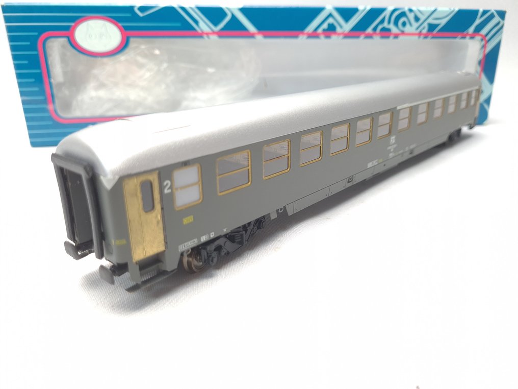 Safer H0 - 5140 - Wagon de passagers pour trains miniatures (1) - Carriole FS Type X, 1ère/2ème classe - FS #1.0