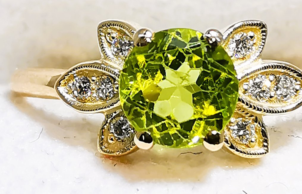 Sans prix de réserve - Bague - 14 carats Or jaune -  0.44ct. tw. Péridot - Diamant #1.0