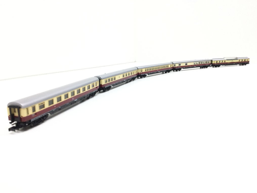 Arnold N - 3810/3820/3830/3840/3250 - Modeltog passagervogn (5) - Fem TEE-vogne (alle med indendørsbelysning) - DB #1.0