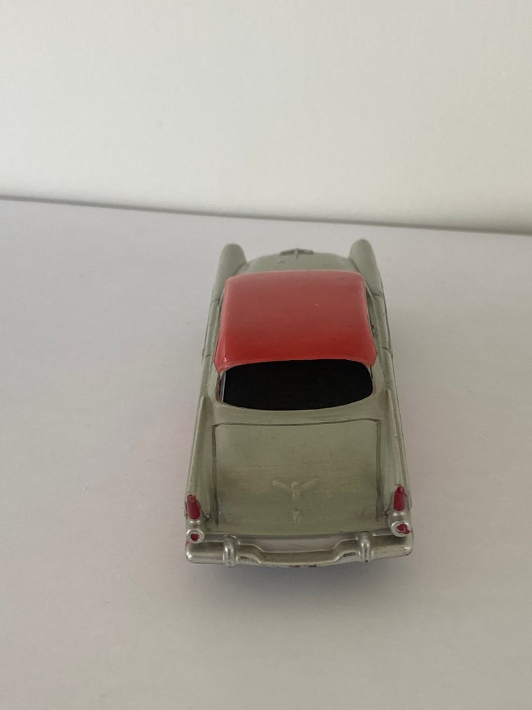 Dinky Toys 1:43 - Modellauto - 24D Plymouth Belvédère / Meccano France - Ausgepackt #3.2