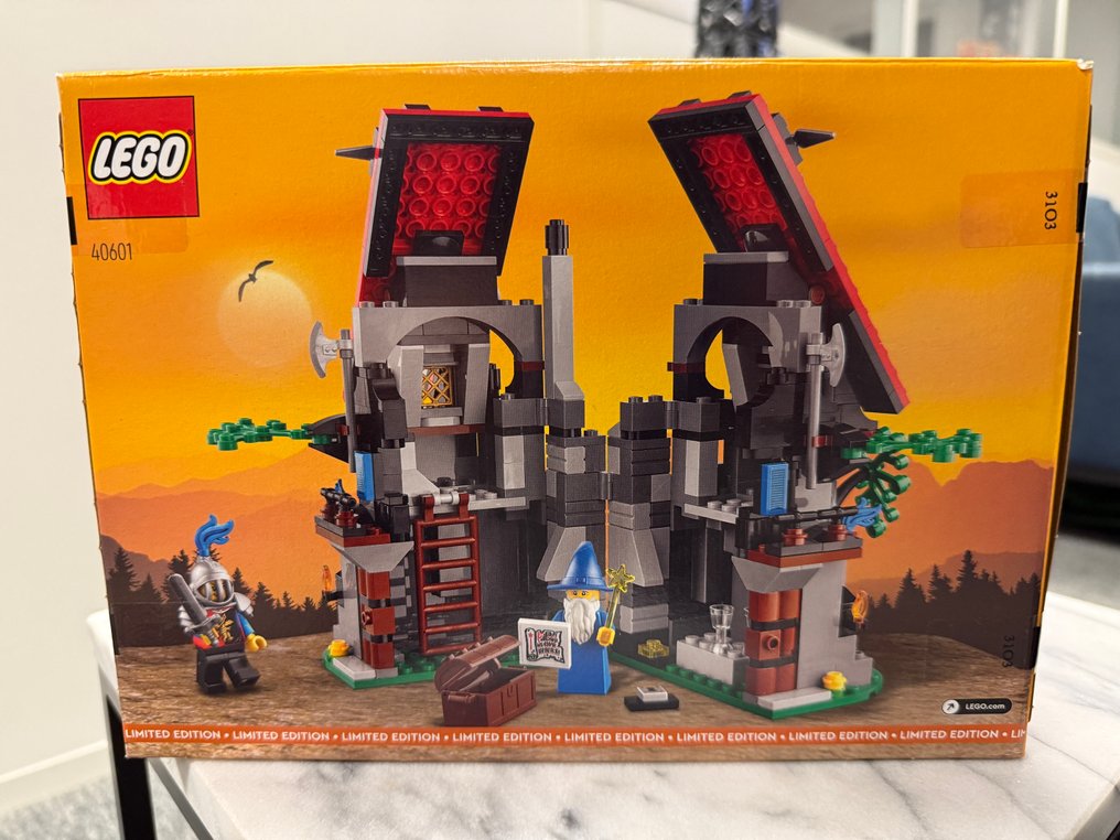 LEGO Set - 40601 - Architecture - Majisto's Magical Workshop #2.1