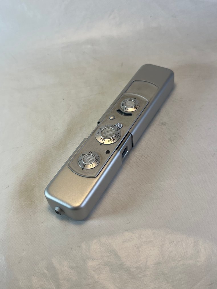 Minox Model C + blokjes flitser + case and chain Spioncamera #4.3