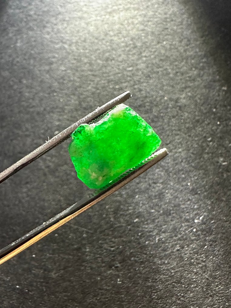 Σμαράγδι Ανέφικτο. 7,05 CTS. Μεγάλο Πράσινο Σμαραγδένιο Κρύσταλλο. 100% Μοναδικό Κομμάτι! - Ύψος: 12 mm - Πλάτος: 10 mm- 1.41 g #1.0