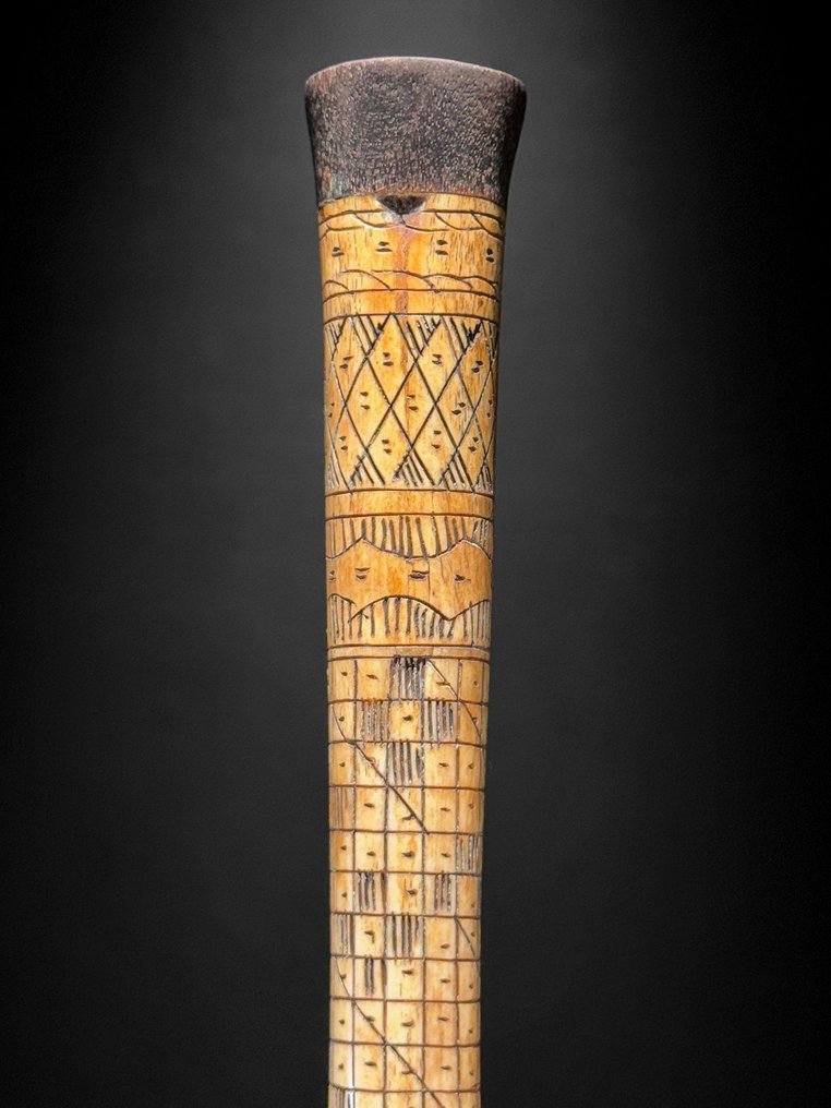 Senza prezzo di riserva - Meraviglioso calendario Sumatra realizzato in osso su un supporto Osso - Bovine - 49 cm - 8 cm - 8 cm- Specie non CITES -  (1) #2.1