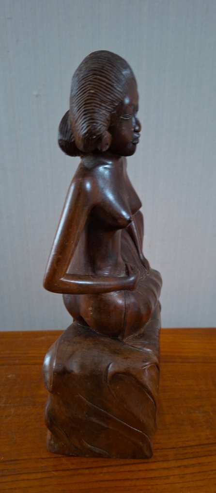 balilainen nainen - kovapuu - Indonesia - 1900-luku #4.3