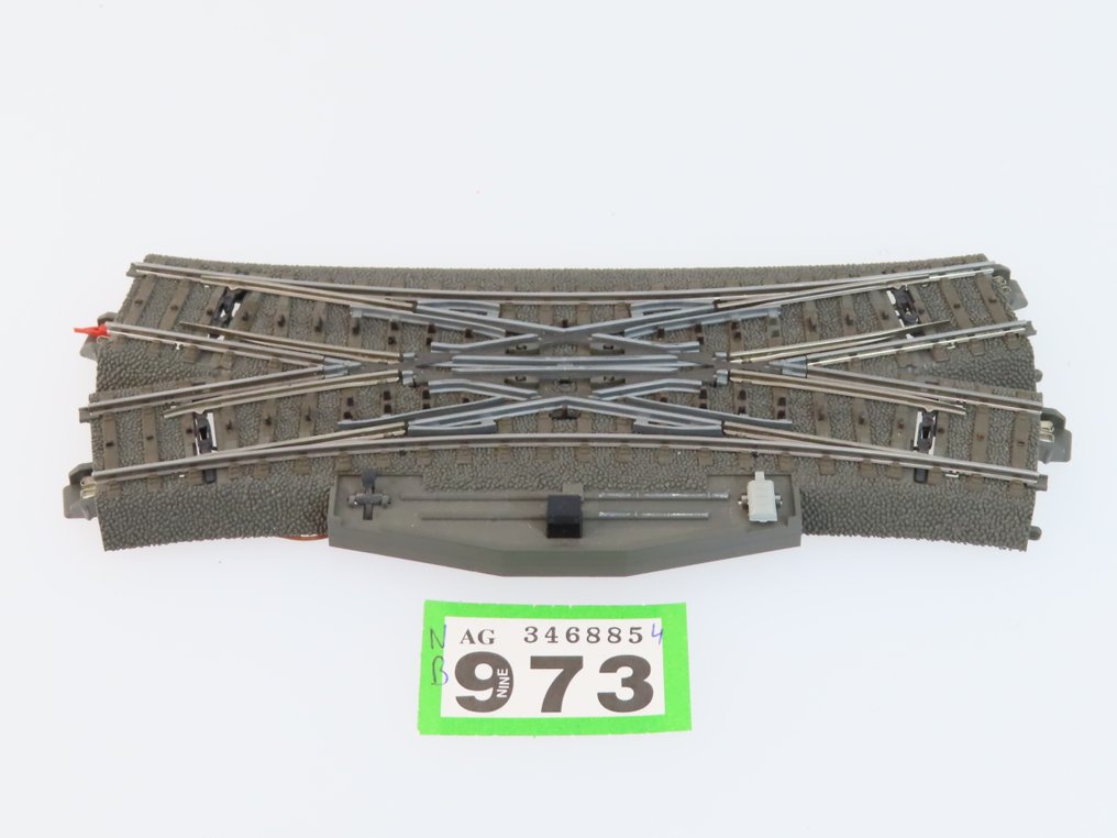 Märklin H0 - 24620 - Voie ferrée pour trains miniatures (1) - Croisement Engels avec entraînement électrique, décodeur numérique et éclairage, C-rail #1.0