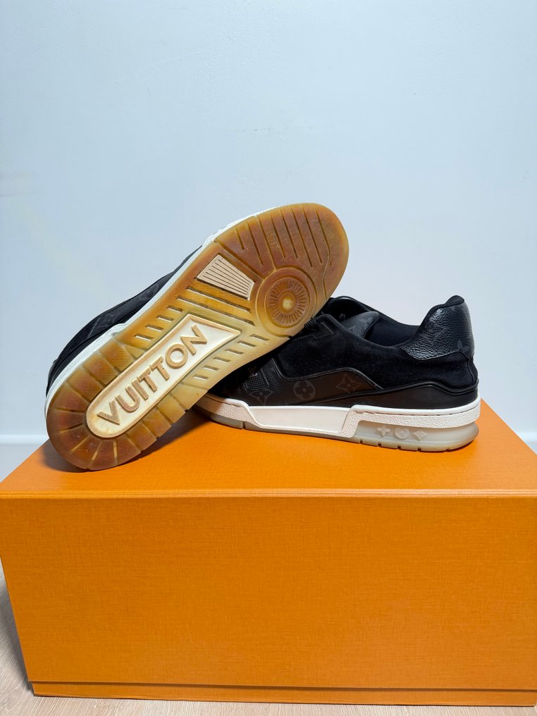 Louis Vuitton - Sneakers - Size: EU 43 #4.3