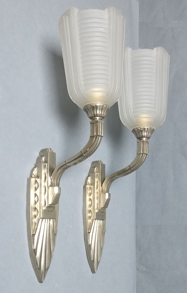 A. Richard - H. Petitot - Seinälampetti (2) - Hopeoitu pronssi #1.0