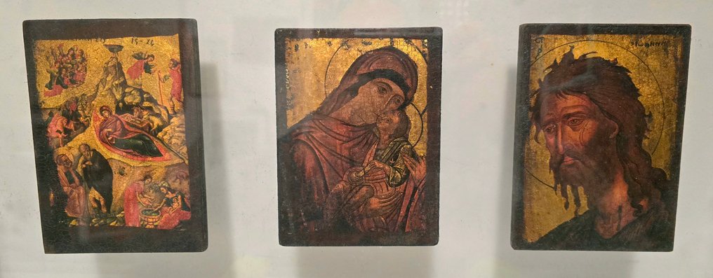  Triptykon (3) - Træ - 1950-1980 - Jesu fødsel, Guds Moder og Sankt Johannes Døberen  #4.3