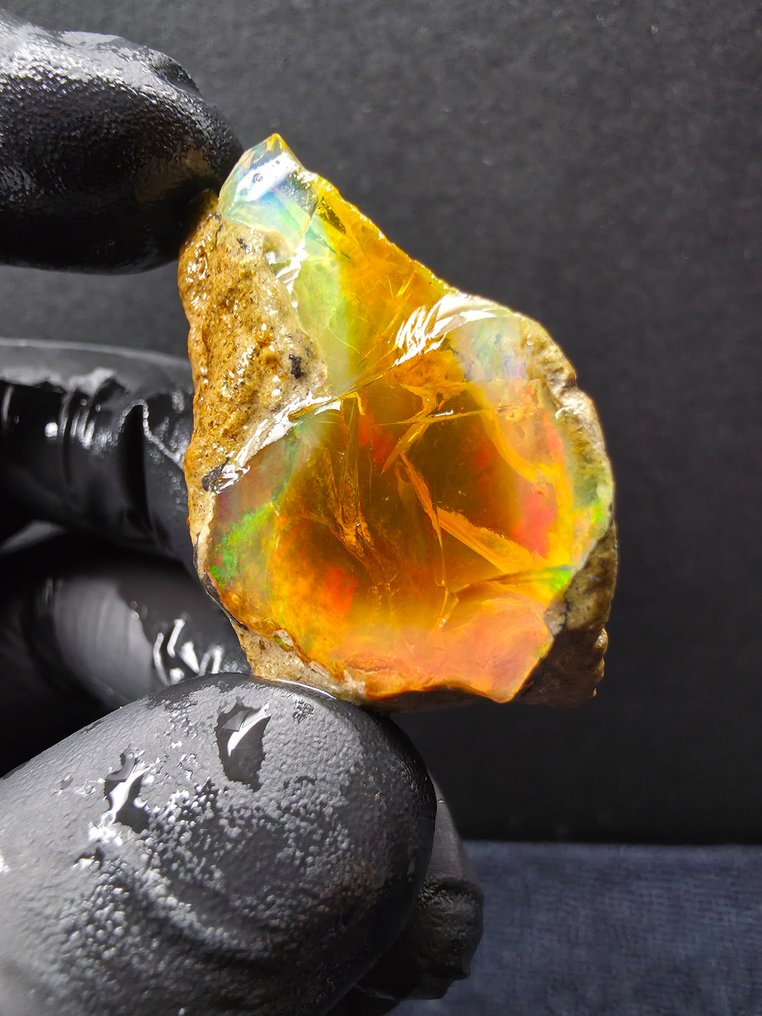 64.80克拉天然水晶蛋白石 粗糙- 12.96 g #2.1