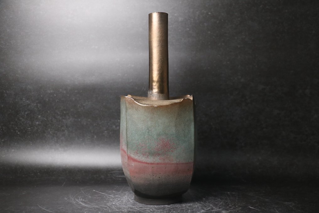 [Free Shipping] Hagi Ware Sculptural Bottle Vase - Bronze Glaze with Carved Relief and Multi-Color - Ceramic - 大和努 Yamato Tsutomu - Japan - 1900-2000 #3.2