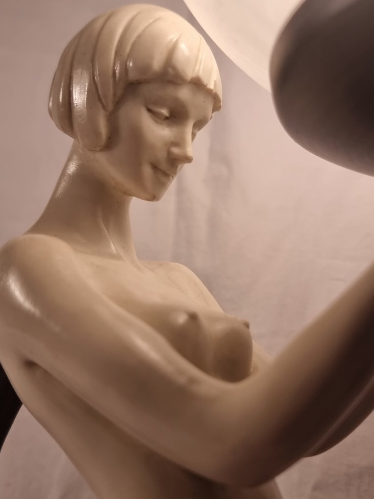 G. Tupton - Figurine table lamp - Glass - In the style of Art Deco #1.0