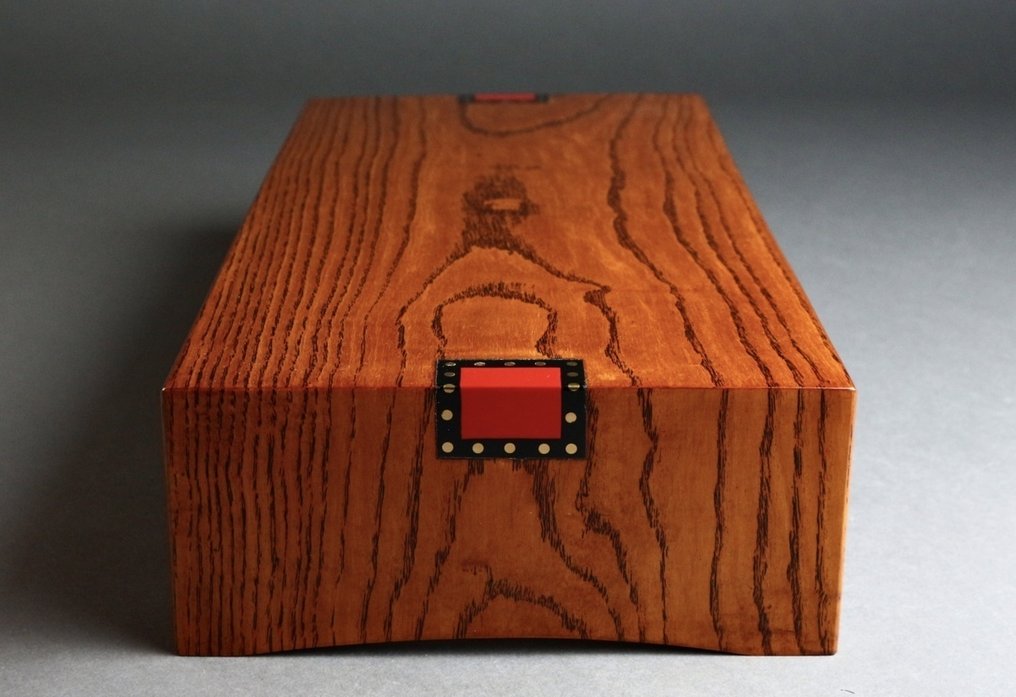 Stand - Decorative Lacquered Display Stand (彩漆飾卓) with Gold Leaf Accents by Tanaka Kiyotaka (田中清貴) - Japan #3.2