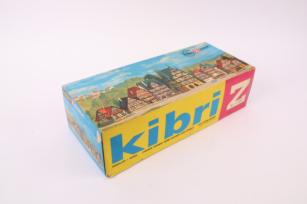 Kibri Z - 6854 - Ensemble de construction de trains miniatures (1) - Kit de construction composé de huit maisons à colombages. #2.1