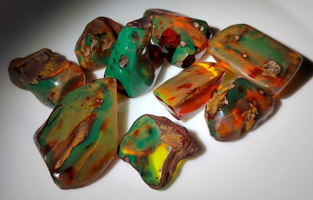 Dominican Green Amber!! High quality - 355cts - - Amber #1.0