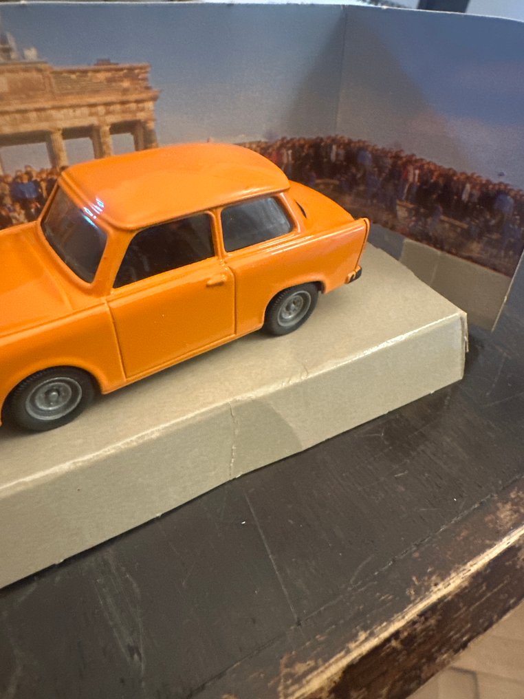 Vitesse 1:43 - Modelsedan - Trabant 601 #3.2