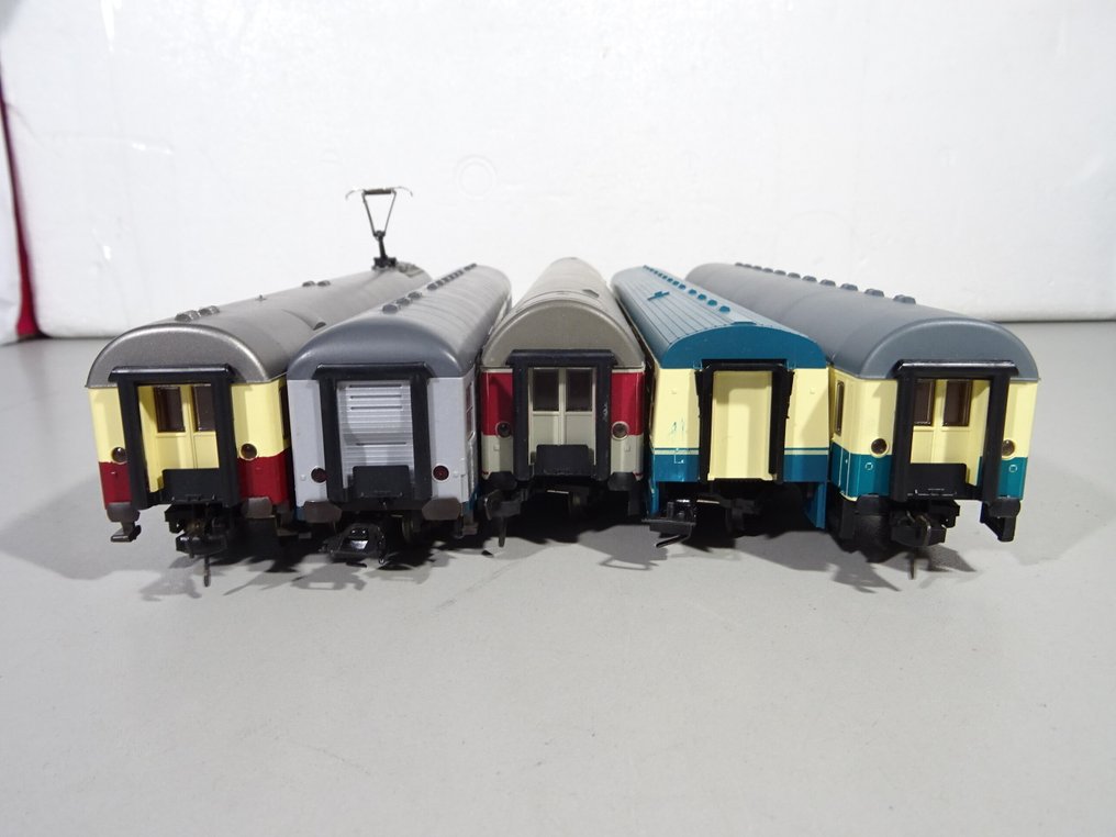 Fleischmann H0 - Wagon de passagers pour trains miniatures (5) - 5 x véhicules divers IC - DB #4.3
