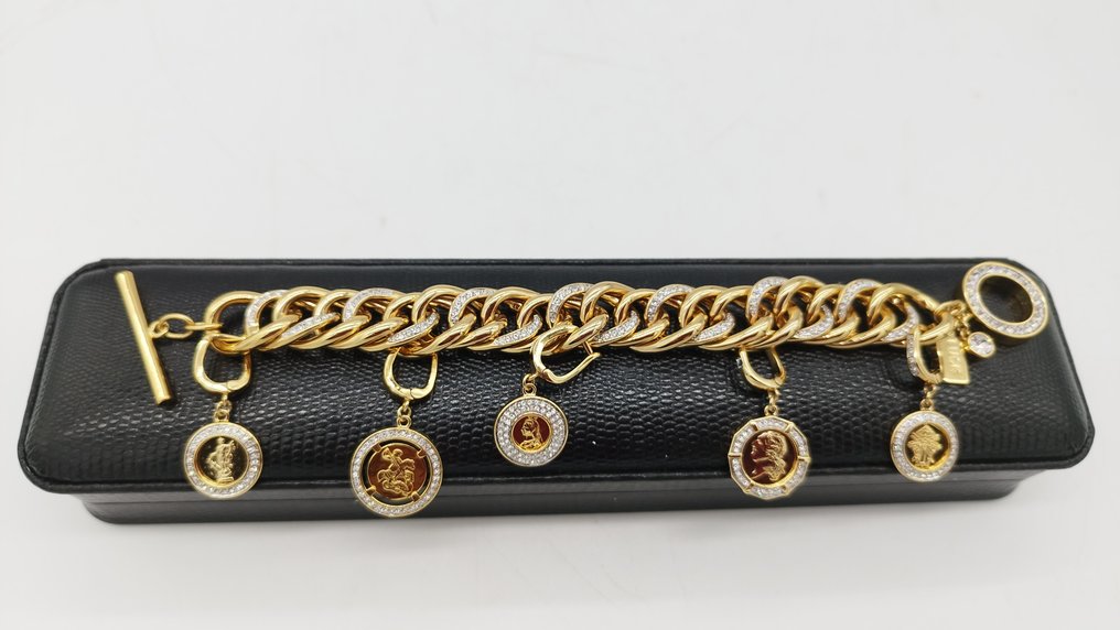 主题收藏系列 - 一套手链，配有超过250颗SWAROVSKI水晶 #3.2