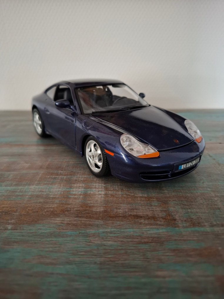 Bburago 1:18 - Modellauto - Porsche 911 Carrera (Typ 996) - Original Händler WAP 021 008 97 #1.0